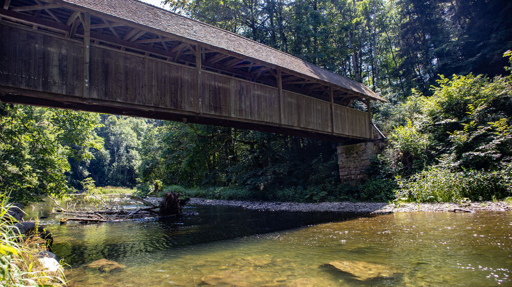 Der Kanadiersteg bei der Mündung der Gauchach