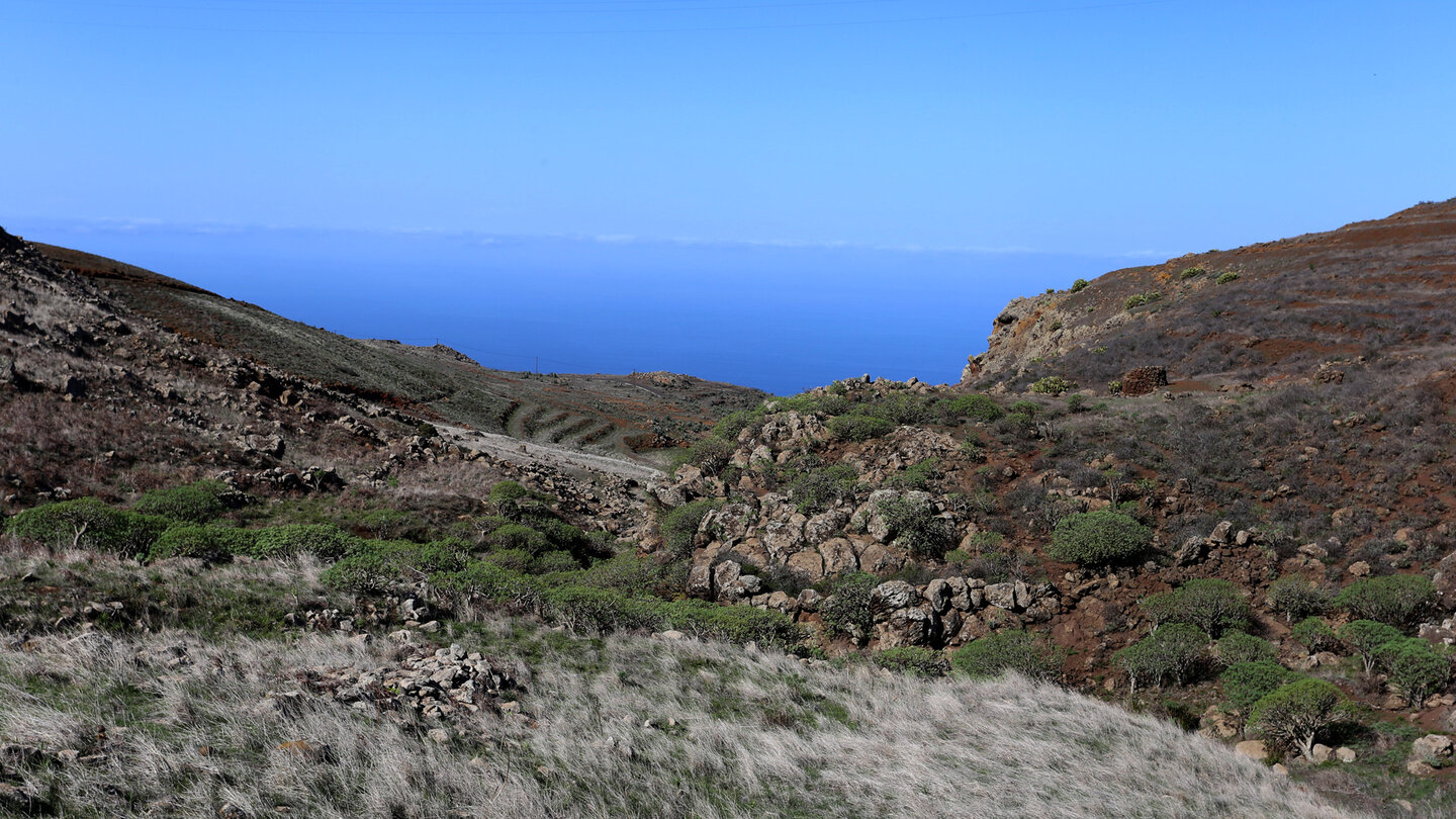 Ausblick auf den Ozean vom Wanderweg über Teno Alto