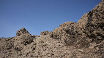 felsiger Weg beim Abstieg vom El Montañón