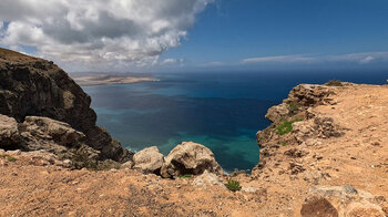 Aussicht an der Felskante des Mirador de la Caldera