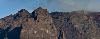 Steile Felswände vom Mirador Lomo de Las Chozas gesehen