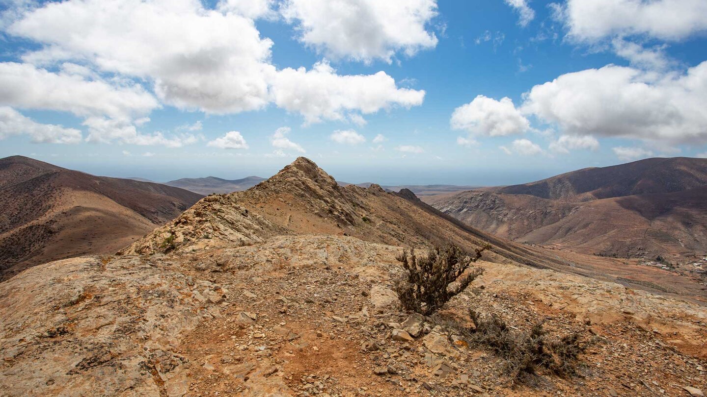 die Gipfelkette vom Pico Lima zum Risco Blanco mit dem Pico de la Muda