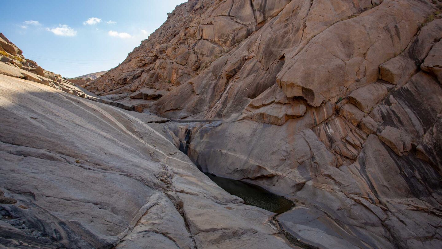die glattgeschliffenen Felswände im Barranco de Malpaso die glattgeschliffenen Felswände im Barranco de Malpaso