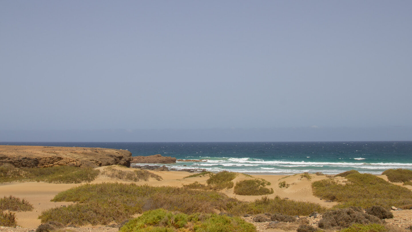 der Ausblick auf die Playa de Jarugo auf Fuerteventura