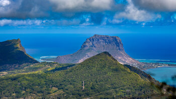 Aussicht vom Black River Peak auf den Le Morne Brabant
