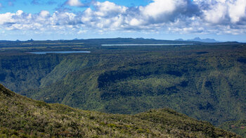 Piton de la Petite Rivière Noire Trail - Blick auf die Stauseen Mare aux Vacoas und La Varangue