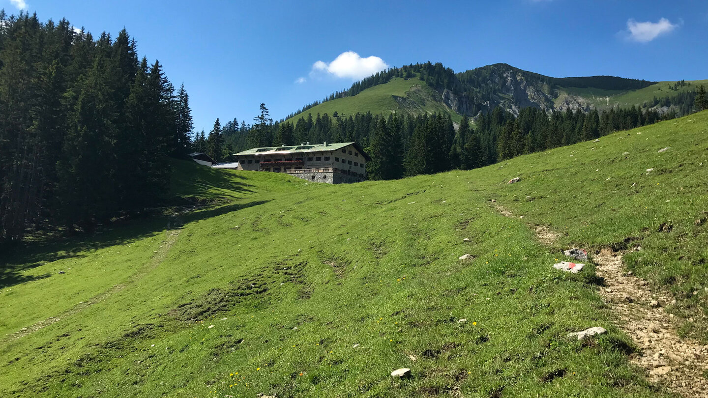 Wanderpfad bei der Schwarzenkopfhütte
