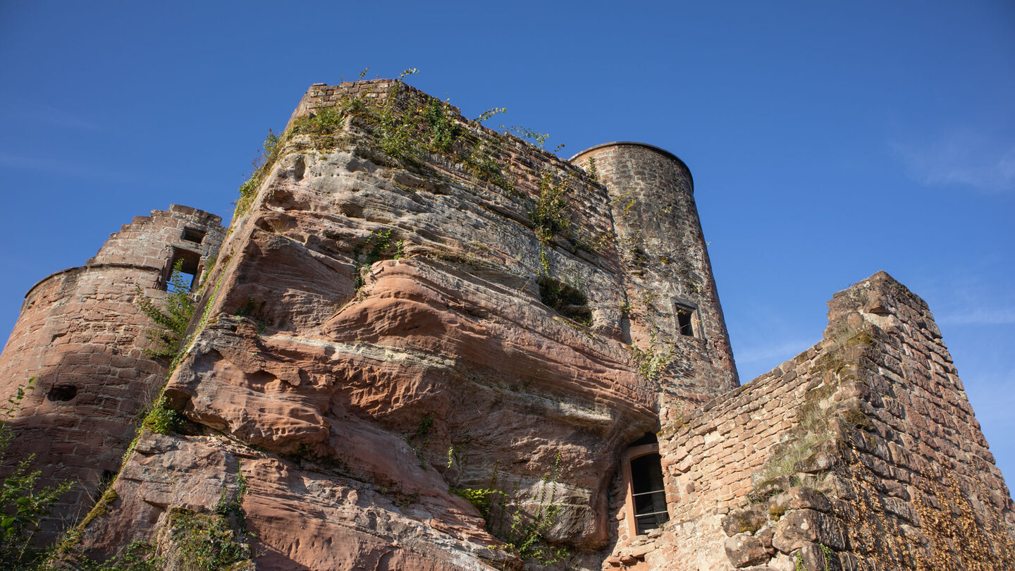 Burgfels der mittelalterlichen Festung Neudahn