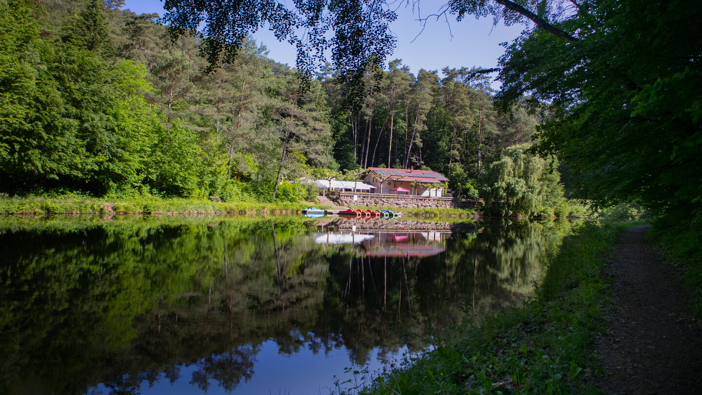 Paddelweiher-Hütte am Paddelweiher bei Hauenstein