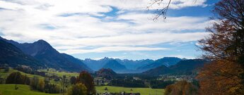 Blick auf das Allgäuer Alpenpanorama vom Aussichtspunkt Malerwinkel