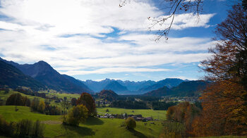 Blick auf das Allgäuer Alpenpanorama vom Aussichtspunkt Malerwinkel