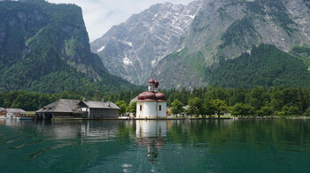 Blick auf Sankt Bartholomä und die Ostwand des Watzmanns