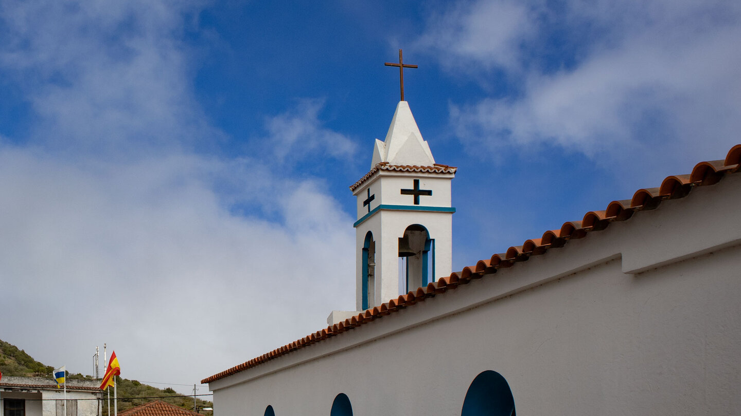 die kleine Kirche an der Plaza Erjos Los Silos in Erjos