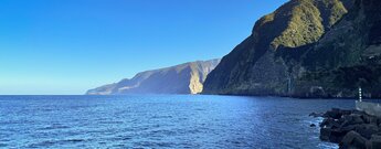 Ausblick vom Miradouro Véu da Noiva auf den Brautschleier-Wasserfall auf Madeira