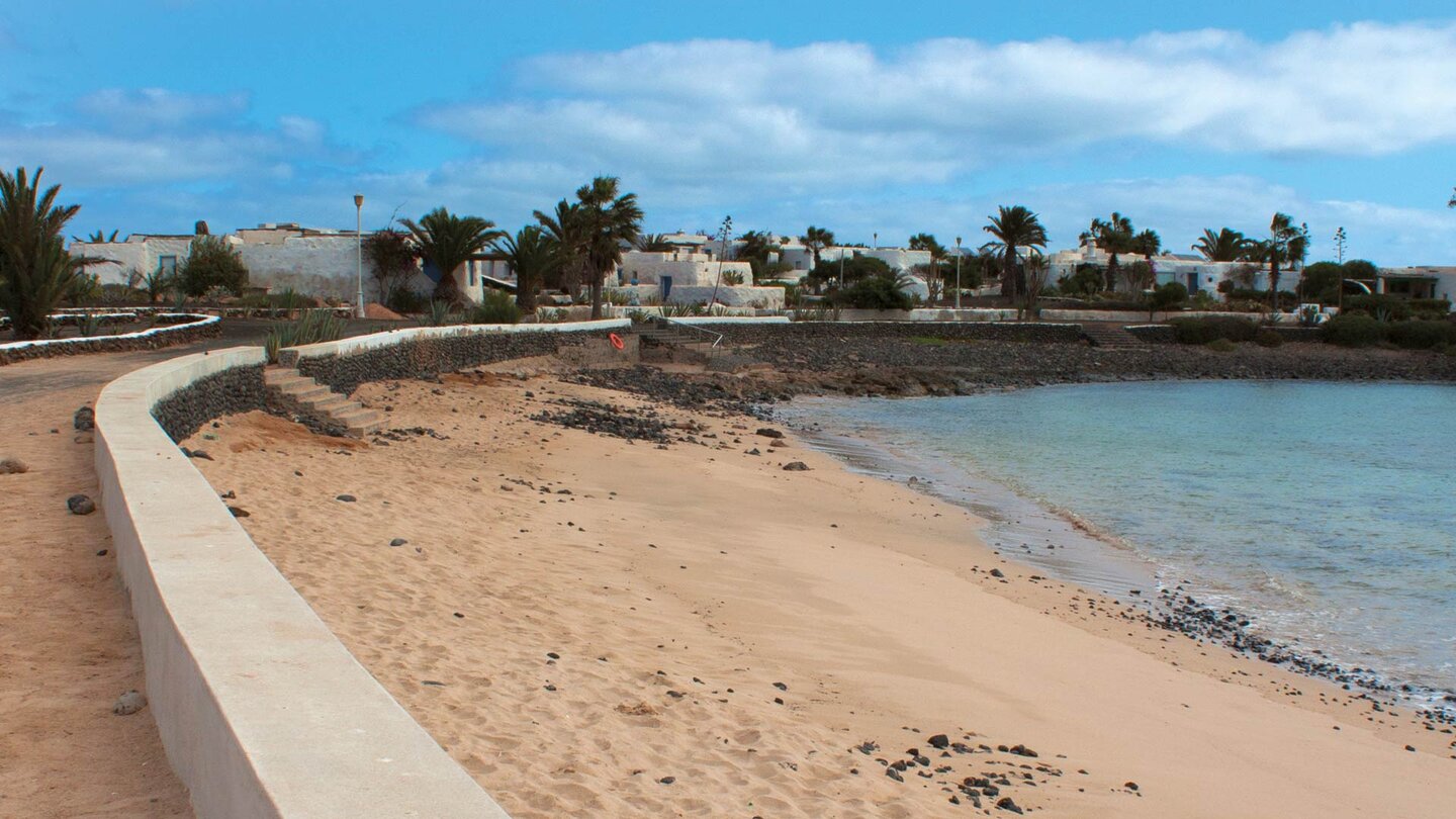 Sandstrand im Hafen von Pedro Barba