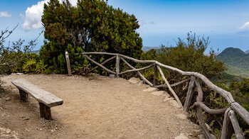 Rast- und Aussichtsplattform an der Wanderroute