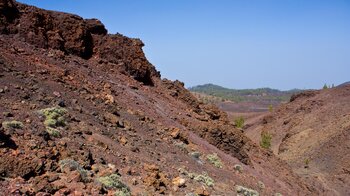 die Kraterlandschaft Montaña Sámara auf der Wanderung