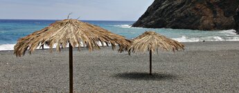 Blick auf den Strand Playa de Vallehermoso auf La Gomera