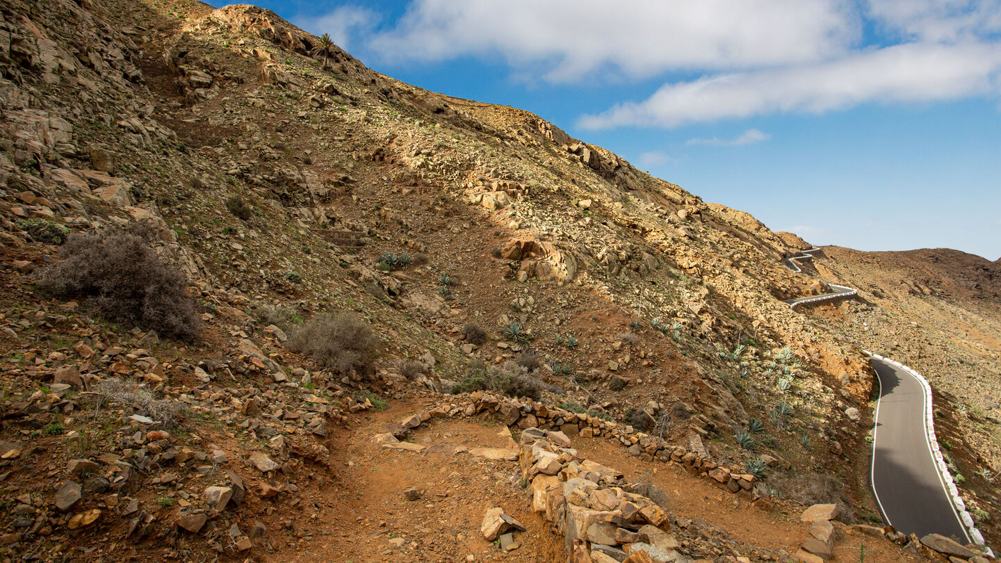 Ausblick vom Wanderweg GR 131 über das Risco de Las Peñas