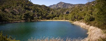 der Embalse de la Cueva de Funes ist ein Stausee in der Sierra Almijara