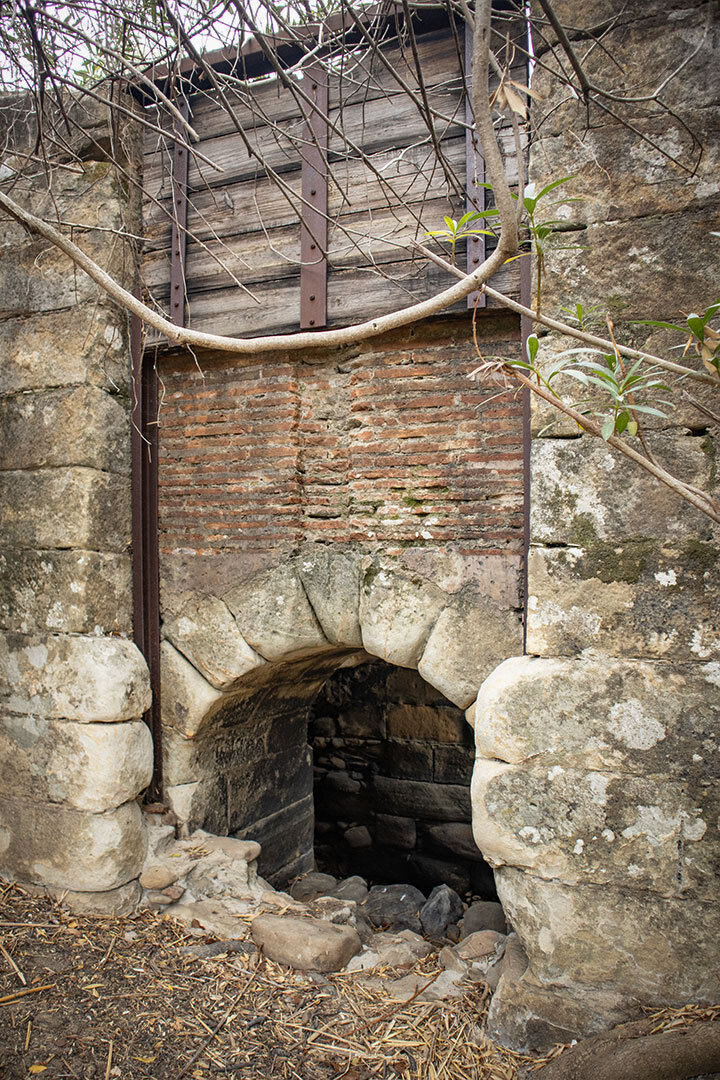 historischer Sandsteinkanal der königlichen Artilleriefabrik