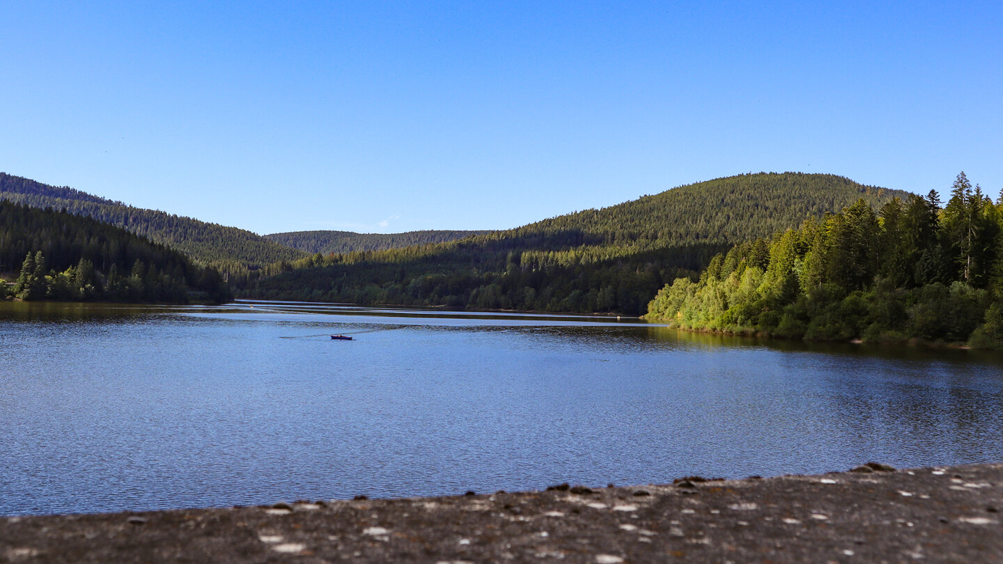 Blick über die Schwarzenbachtalsperre