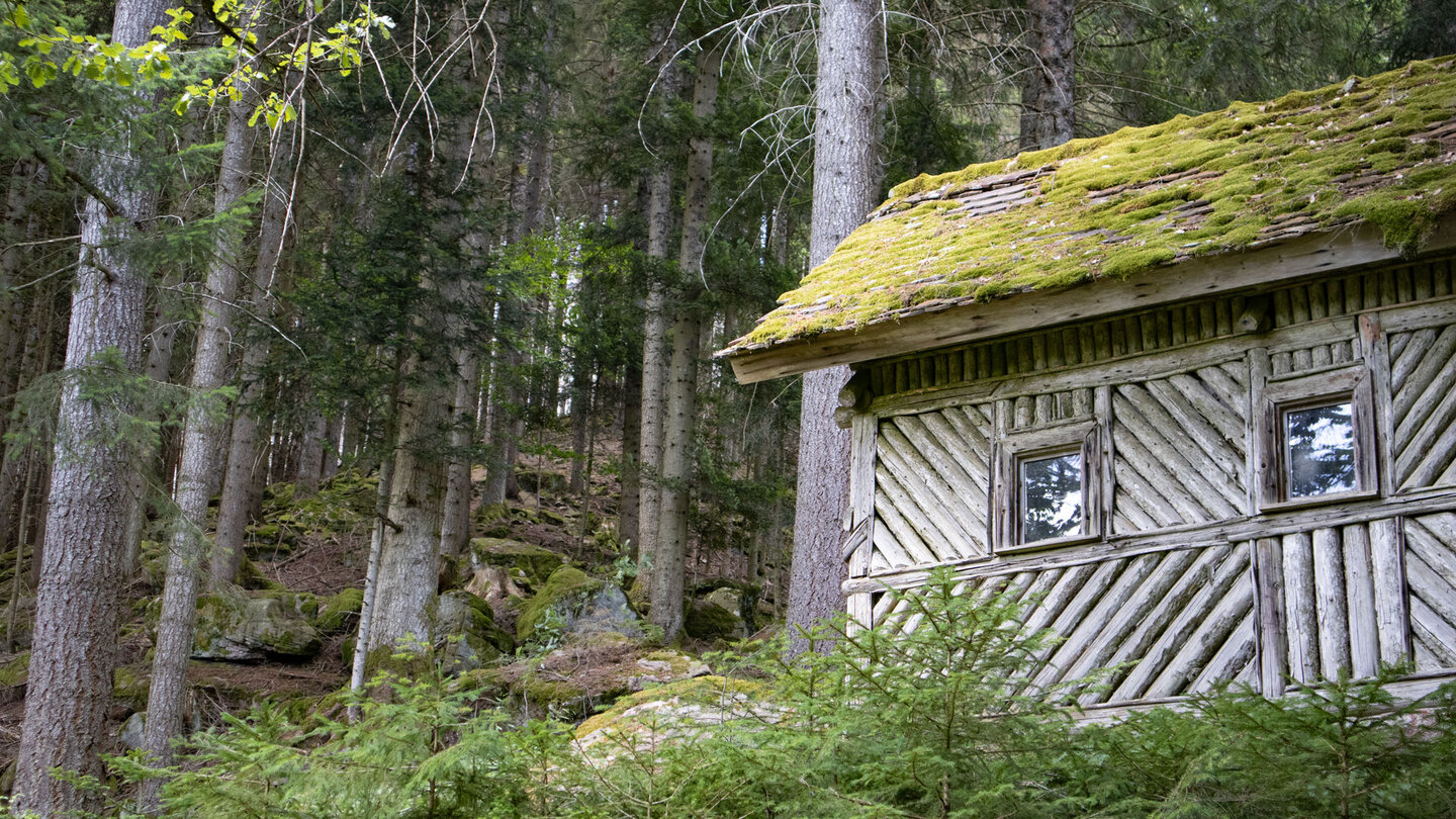 die Stirnleshütte liegt an der Aufstiegsroute zum Kleemiss-Hochmoor die Stirnleshütte liegt an der Aufstiegsroute zum Kleemiss-Hochmoor