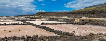 die Meerwassersaline liegt neben dem Faro de Fuencaliente