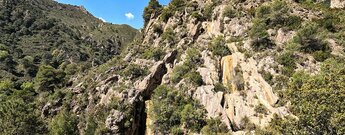 Cascada de la Cueva de Funes in den Sierras de Tejeda, Almijara y Alhama