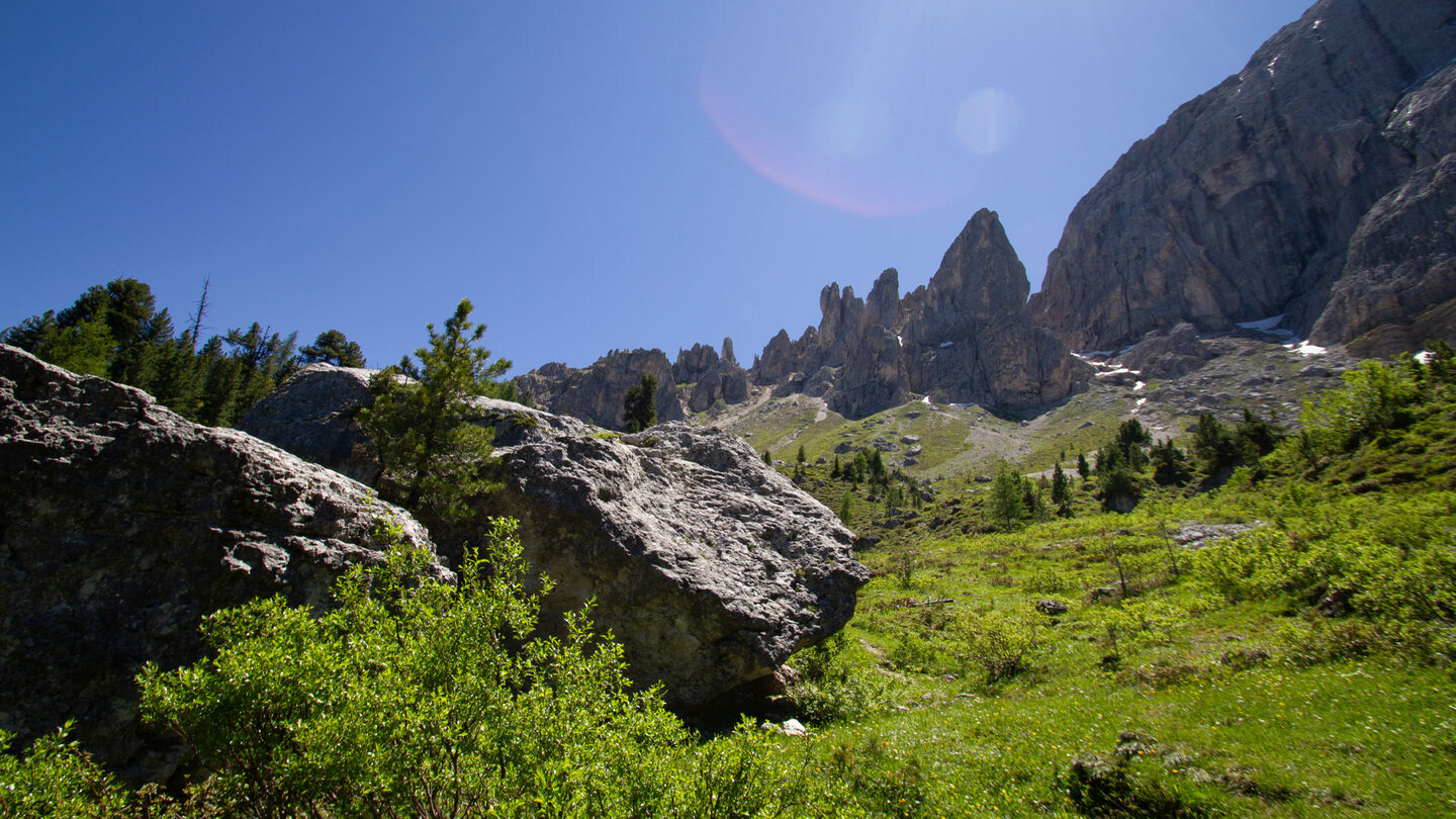Peitlerkofel-Rundwanderung: ein Panoramaweg in den Dolomiten Peitlerkofel-Rundwanderung: ein Panoramaweg in den Dolomiten