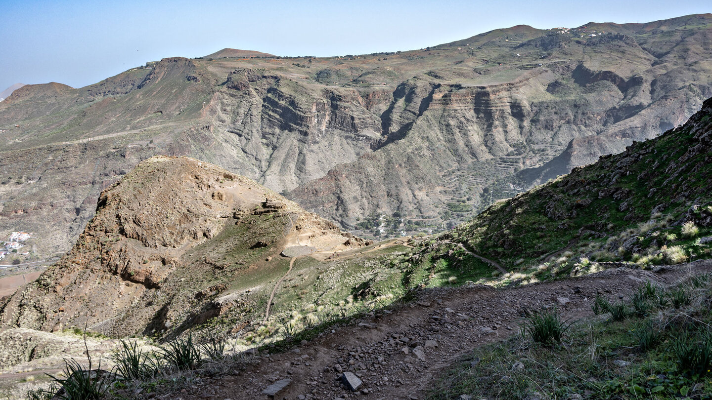 Blick auf den Montaña Bibique vom Wanderweg