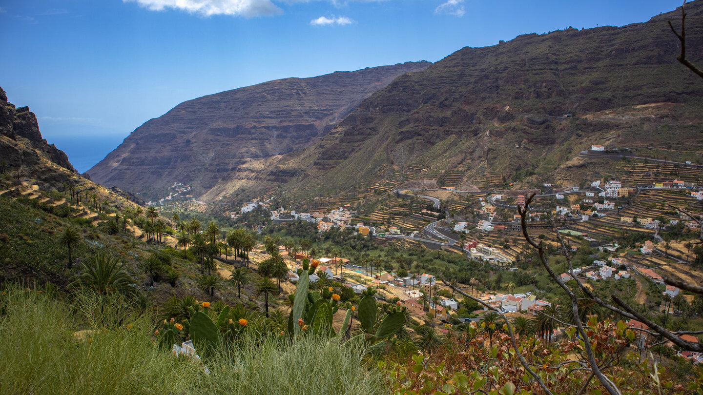 Blick vom Wanderweg auf die Orte im Valle Gran Rey