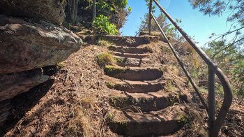 Stufen zur Aussichtsplattform auf dem Buchholzfelsen