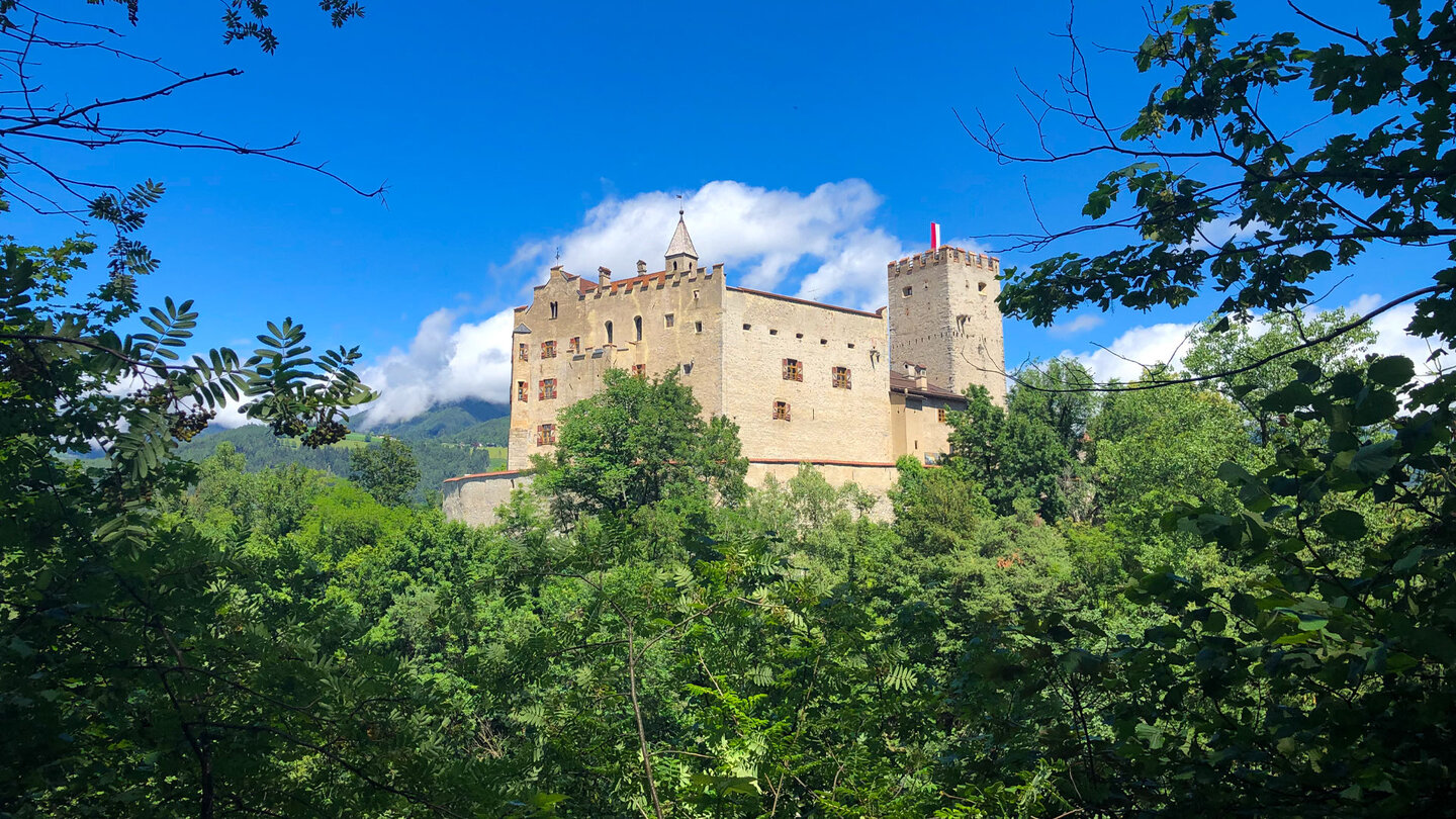 Blick auf das Schloss Bruneck