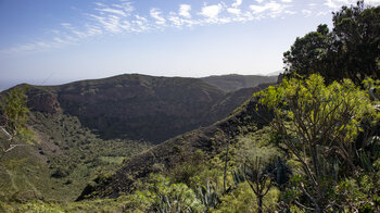 der tiefe Kraterkessel der Caldera de Bandma