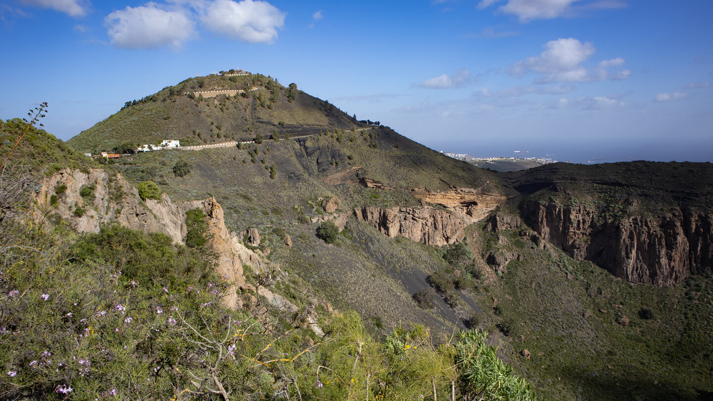 Blick zum Pico de Bandama und bis zur Küste