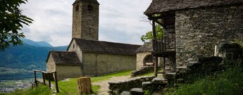 romanische Kirche San Barnárd bei Curzùtt im Tessin