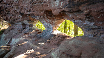 Fensterdurchbrüche im Erbsenfelsen