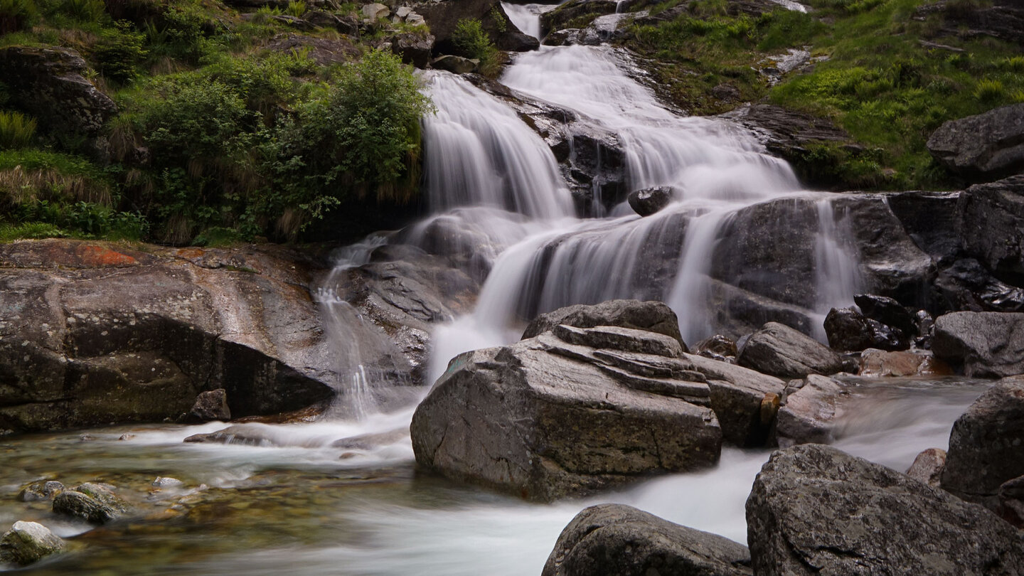 der untere Abschnitt des Wasserfalls Cascata della Froda der untere Abschnitt der Cascata della Froda