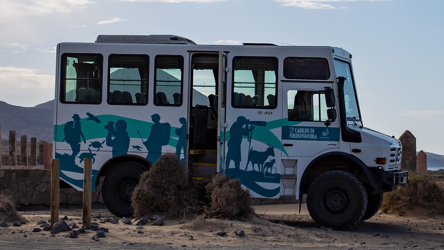 der kleine Geländebus pendelt zwischen Morro Jable und Cofete