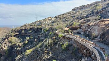 Überreste eines Kanals auf der Wanderung von Arico Nuevo nach El Porís