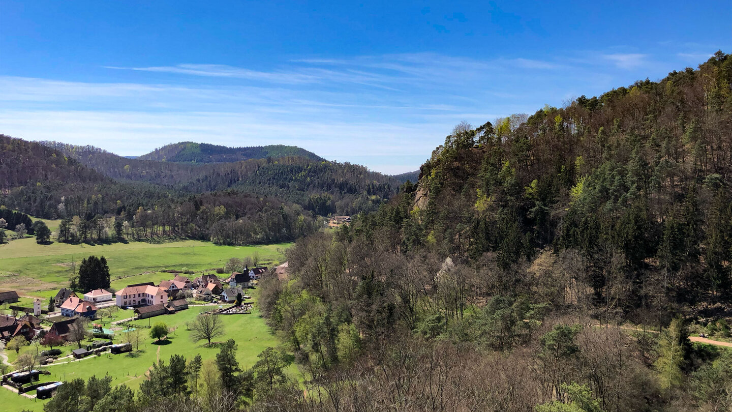 Panoramablick von der Ruine Klein-Arnsberg über Obersteinbach