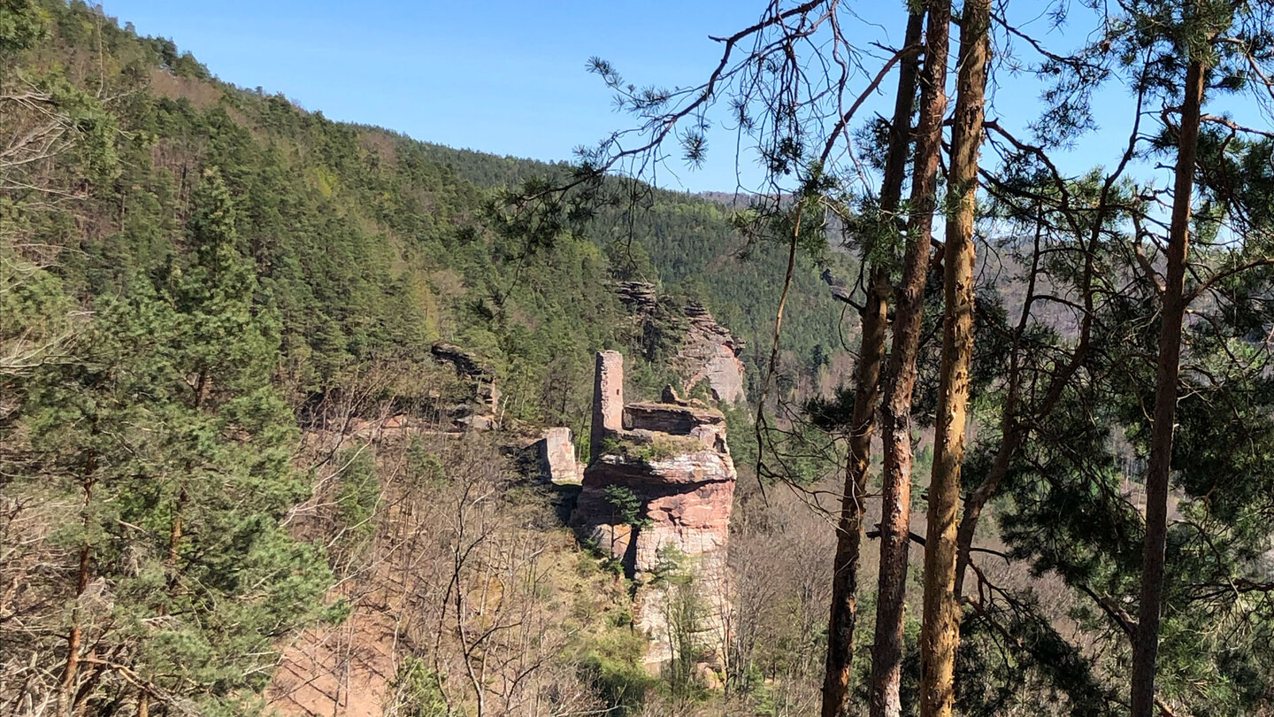 Ausblick auf die Ruine Klein-Arnsberg und Wolfsfelsen