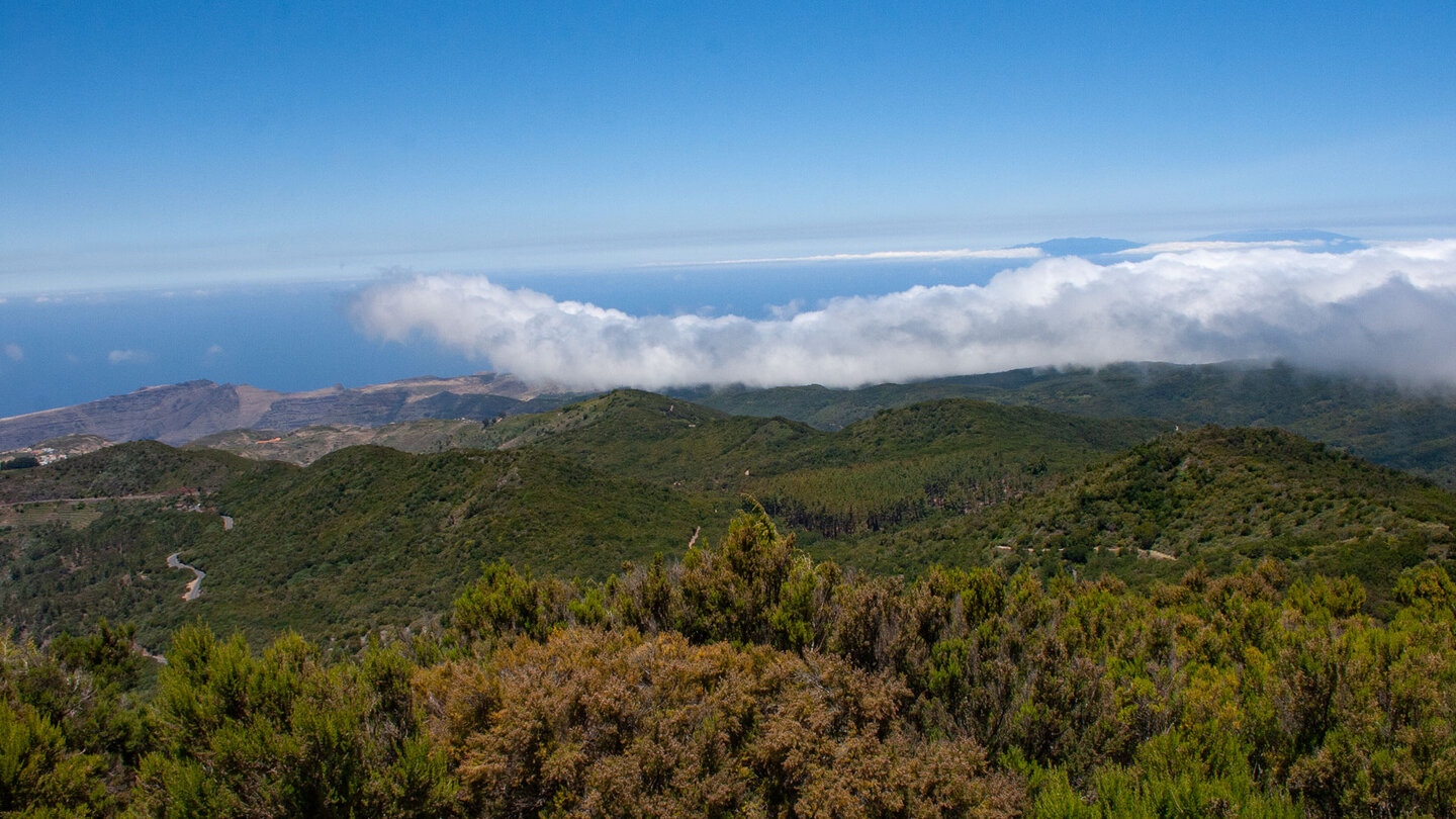 Ausblick über den Garajonay Nationalpark bis La Palma