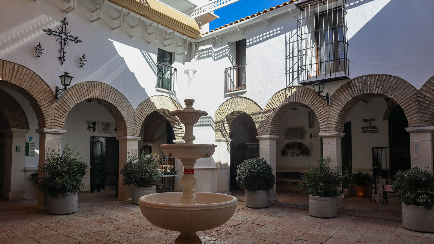 Patio Ermita de Nuestra Señora de la Sierra