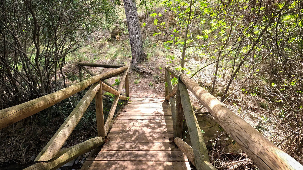 Brücke zum Caño del Aguadero über den Rio Cuadros in der Sierra Mágina - die man nicht quert