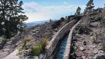 Querung eines Wasserkanals