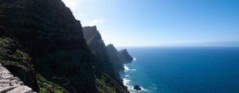 grandioser Ausblick über die Felsküste Richtung Südwest vom Mirador del Balcón auf Gran Canaria