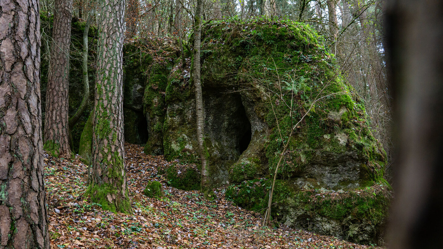Kühloch-Höhle bei Tüchersfeld, Fränkische Schweiz.