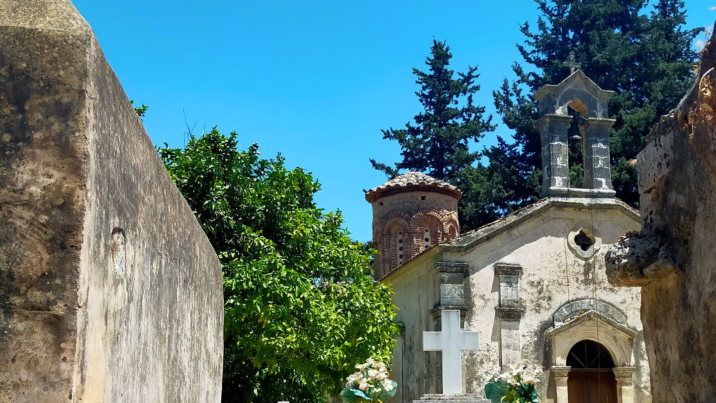 die Nikolaos-Kirche bei Kyriakoselia auf Kreta die Nikolaos-Kirche bei Kyriakoselia